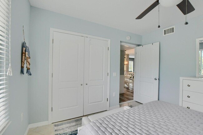 Building Photo - 110 Villa Cir