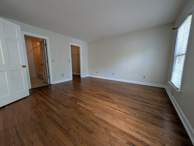 Building Photo - 407 Clairton Ct