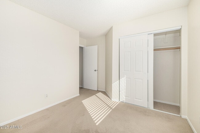 Building Photo - 3623 W Fairview Ln