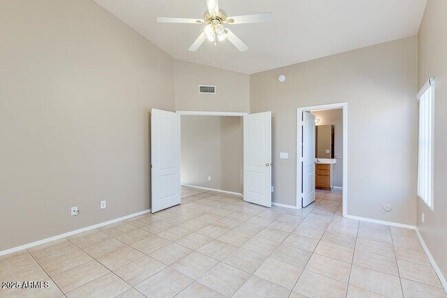 Building Photo - 9346 E Plana Ave