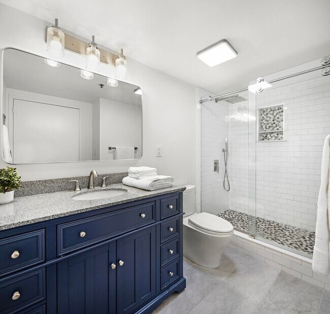 Building Photo - 700 1st St