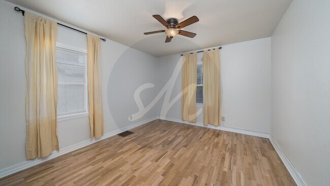 Building Photo - 111 N Sheridan Ave