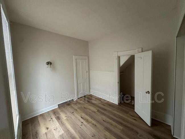 Building Photo - 1211 W Market St