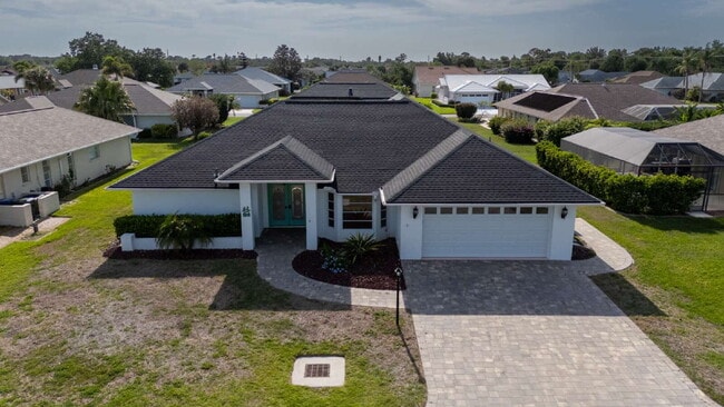 Building Photo - "Spacious 3-Bedroom Pool Home with 2 Baths & 2,075 Sq. Ft. of Comfort in Venice, FL!"