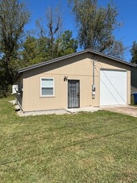 Building Photo - 48 Ada Ct