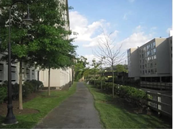 Building Photo - 2 Leverington Ave