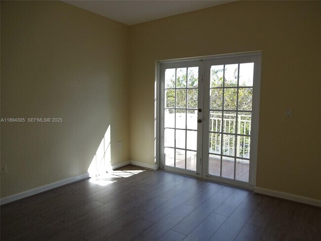 Building Photo - 174 NE 32nd Terrace