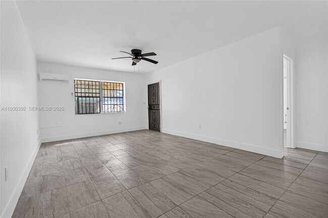 Building Photo - 14600 NE 14th Ave