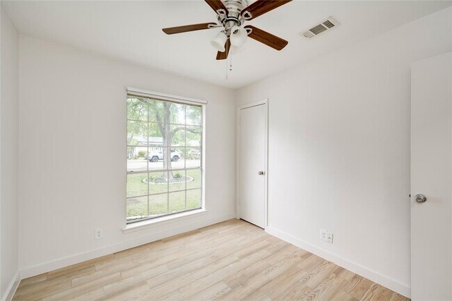 Building Photo - 4811 Brushy Ridge Dr