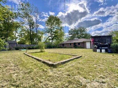 Building Photo - 121 Fonda Ln