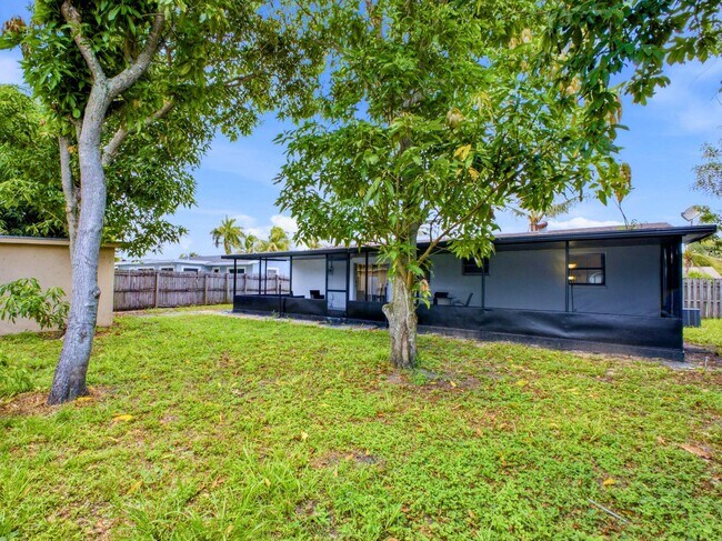 Building Photo - 4862 Andros Dr