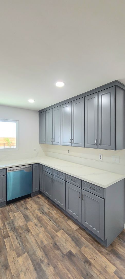Building Photo - NEW NEW NEW!  NEW HOME ON ACRE HUGE LOT!