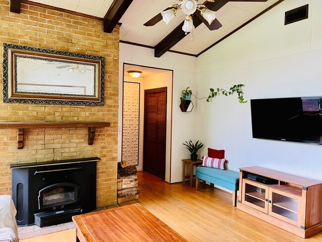 Building Photo - Charming 3 Bedroom Christiansburg Home