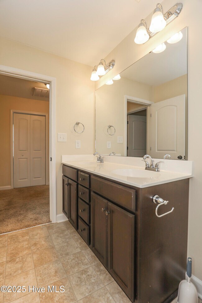 Building Photo - 304 Windward Landing