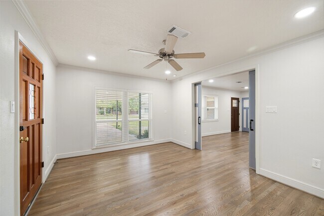 Building Photo - 855 Judiway St