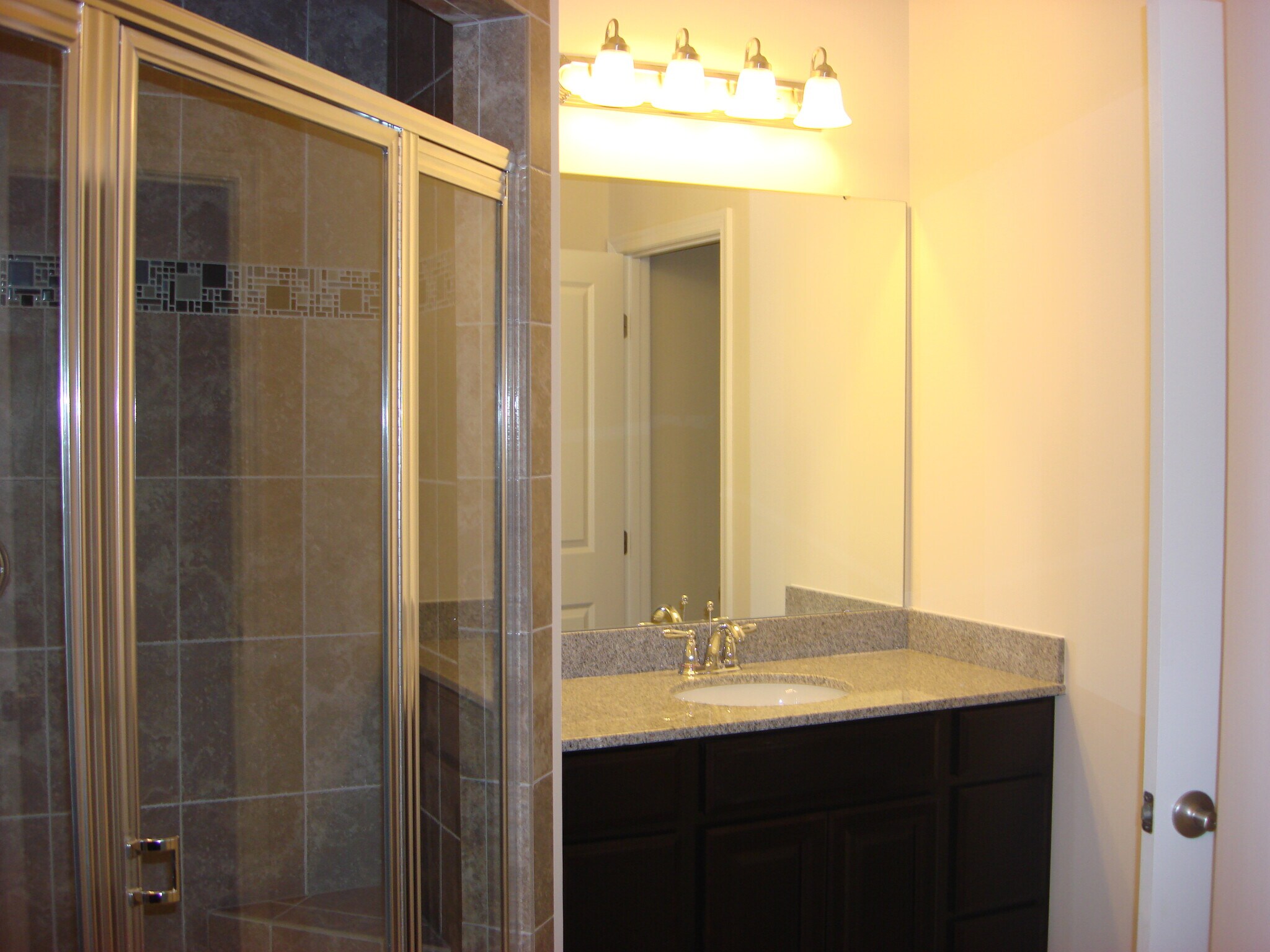 Building Photo - 340 Chessington Dr