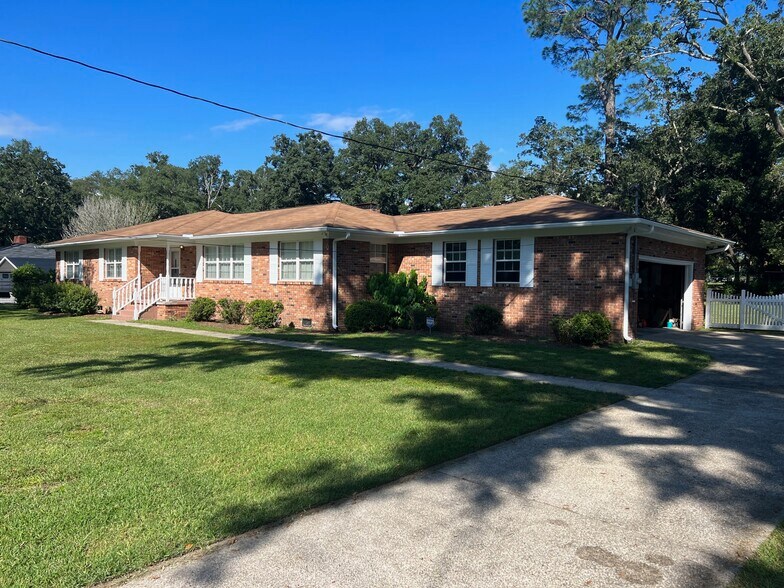 Building Photo - 1810 N 58th Ave