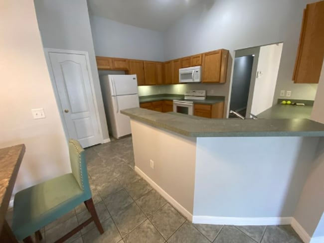 Building Photo - 4 Bedroom 3 Bath home in Sandy Ridge subdivision, in Davenport for RENT!