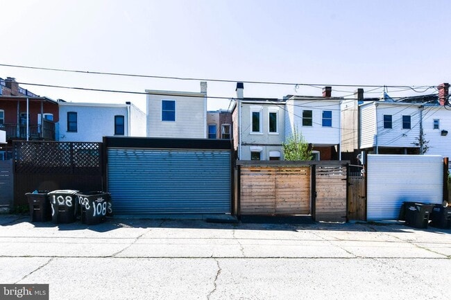 Building Photo - 104 R St NE