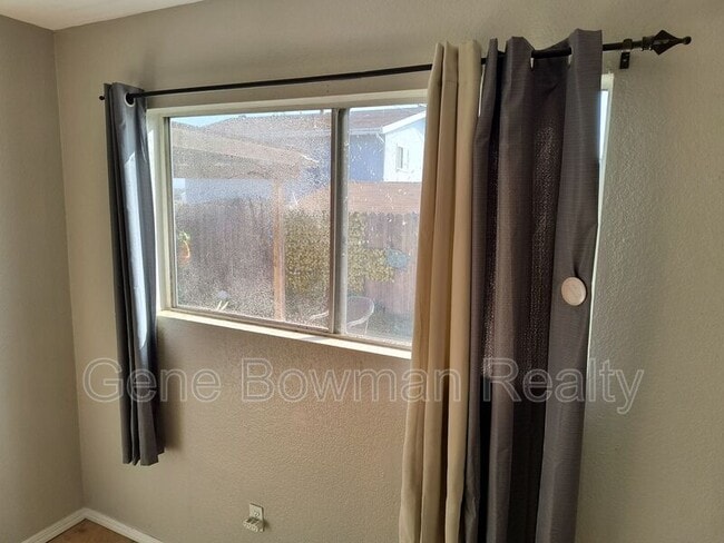 Building Photo - 781 Cypress Ave