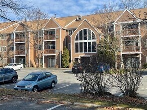 Building Photo - 50 Steeplechase Ct