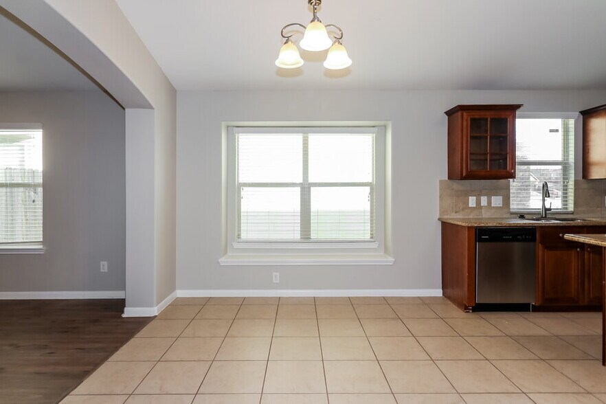 Building Photo - 19626 Little Pine Ln