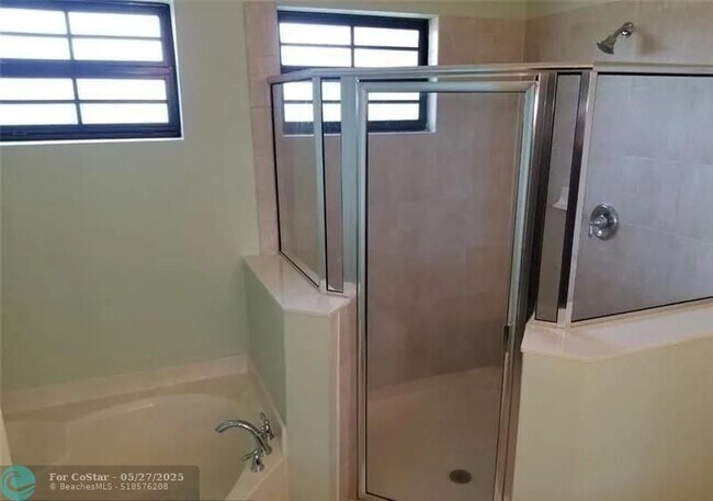 Building Photo - 5115 Gramercy Square Dr