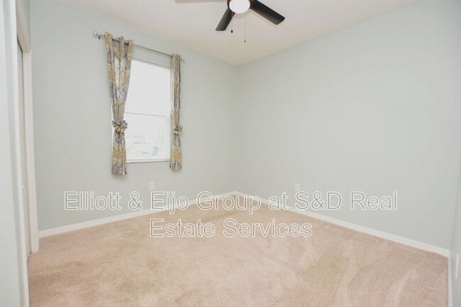 Building Photo - 5632 Aral Dr