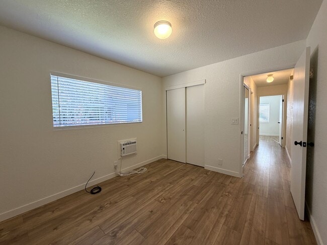 Building Photo - ROYAL KUNIA - 4 BDRM/2 BATH/ENCLOSED GARAGE