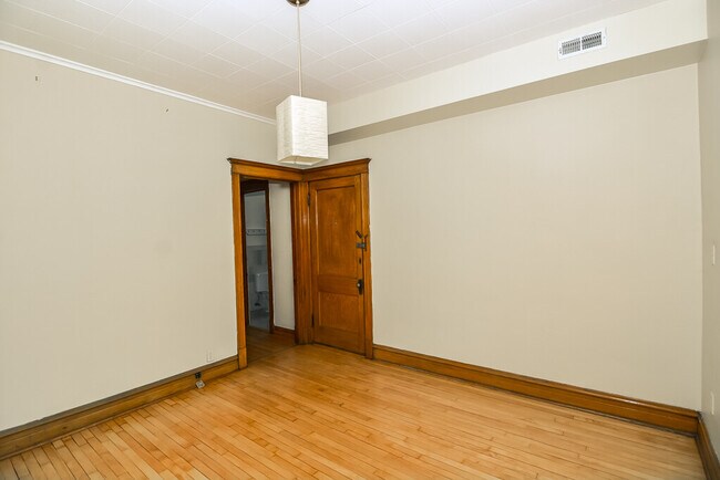 Building Photo - 2312 W Iowa St