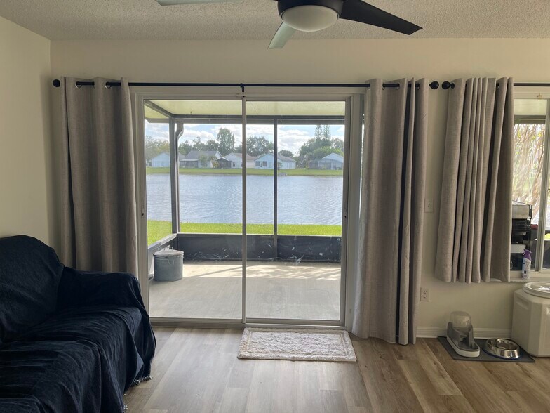 Building Photo - 5669 Parkview Lake Dr