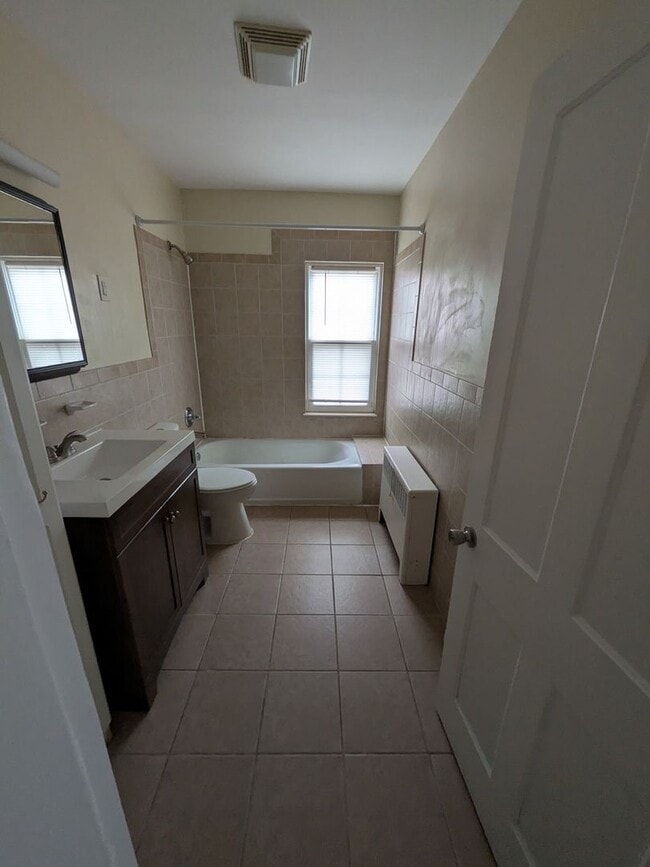 Building Photo - 1518 Jackson St