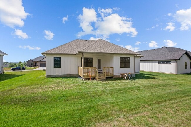 Building Photo - Luxury Rental!