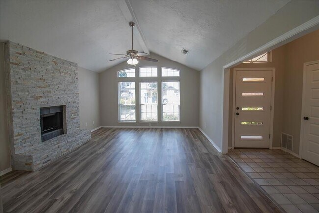 Building Photo - 525 NW 171st St