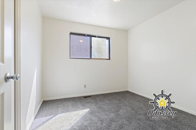 Building Photo - 1502 Greenfield Ave