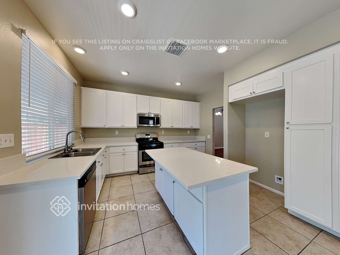 Building Photo - 41085 Chaco Canyon Rd