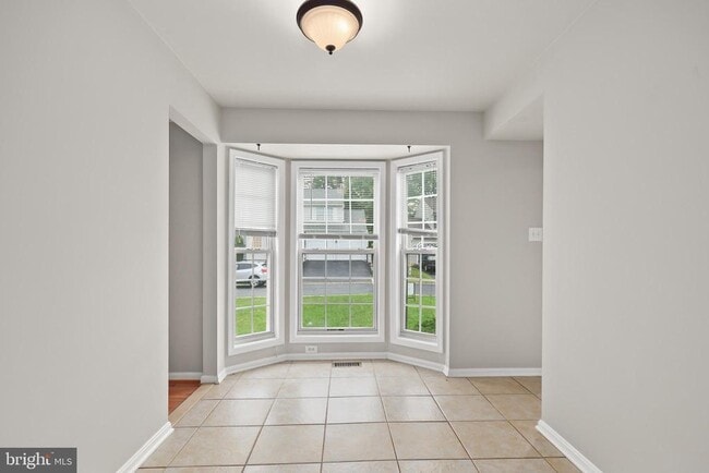 Building Photo - 16 Varone Dr