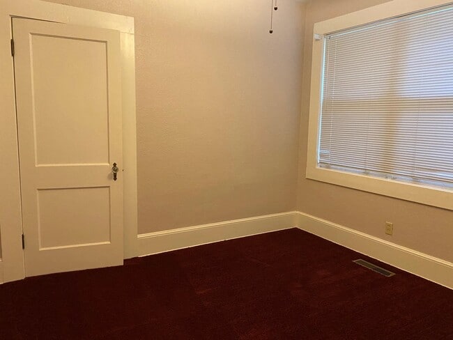 Building Photo - 411 Beard St