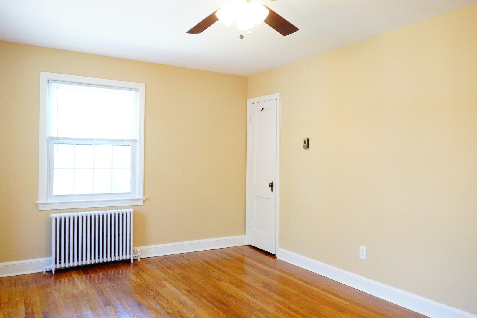 Building Photo - 812 Greenwood Cir