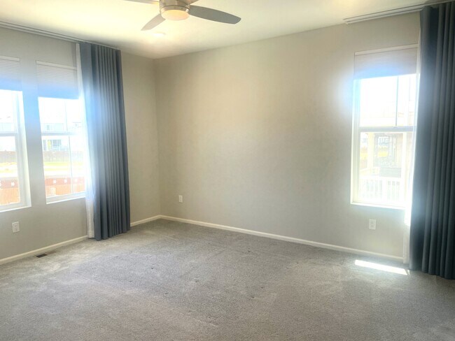 Building Photo - 4420 S Perth Ct