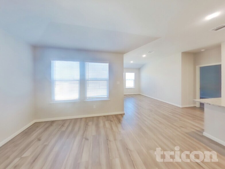 Building Photo - 5818 Nyla Wy