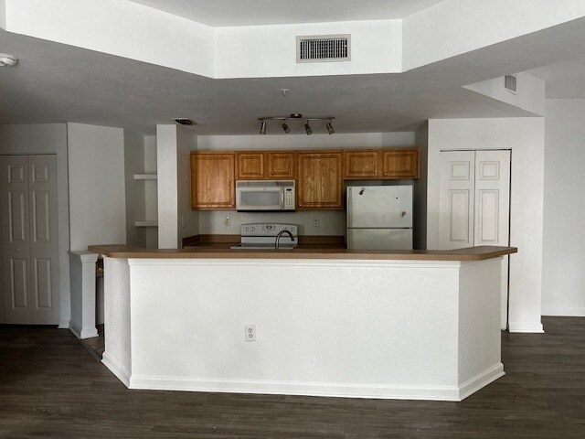 Building Photo - 435 S Villa San Marco Dr