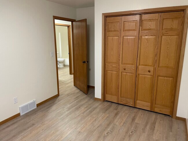 Bedroom - 1023 Rolling Meadows Dr