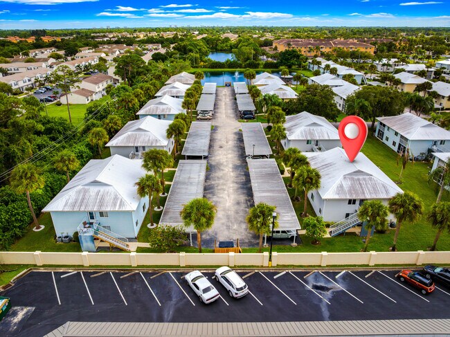 Building Photo - 197 SE Village Dr