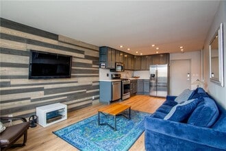 Building Photo - 215 Piedmont Ave NE