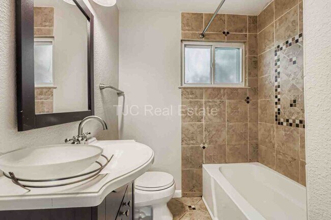 Building Photo - 3130 St Paul St