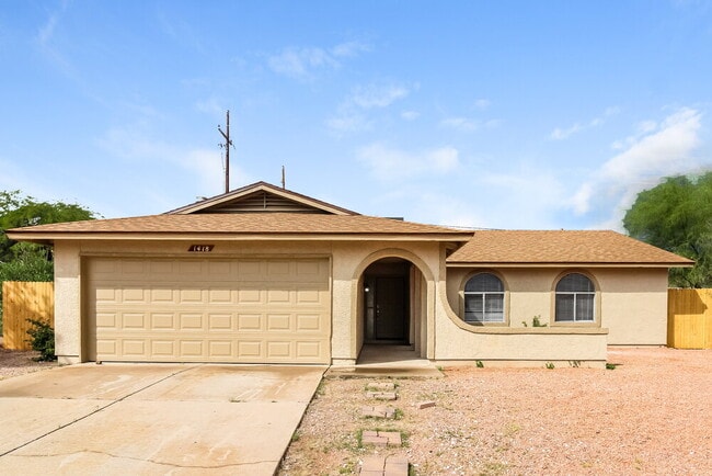 Building Photo - 1418 S Gecko Rd