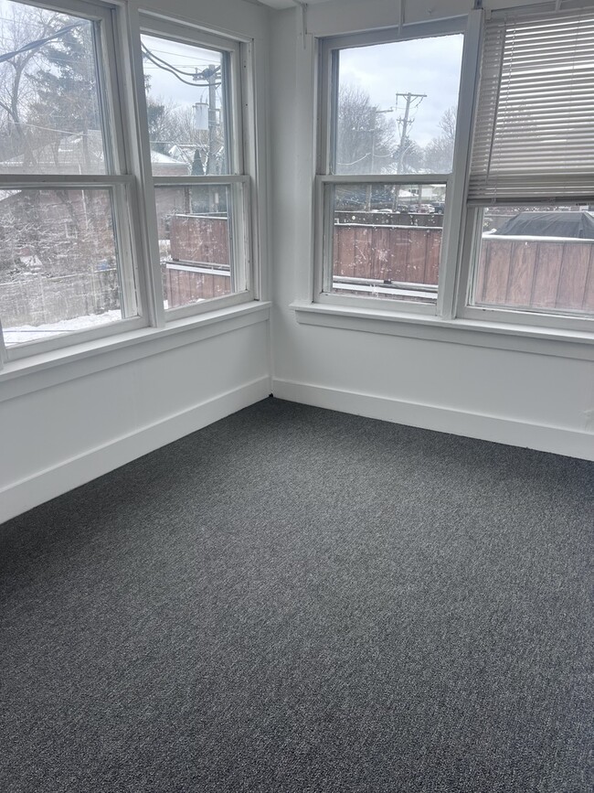 Building Photo - 13 W Quincy St