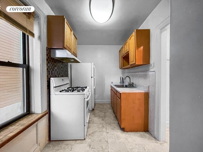 Building Photo - 124 Parrott Pl