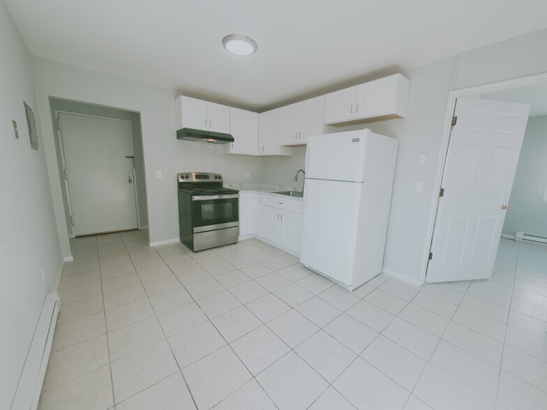 Building Photo - 16 N Taylor Ave